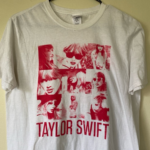 Taylor Swift Red Album T-Shirt - Picture 2 of 8